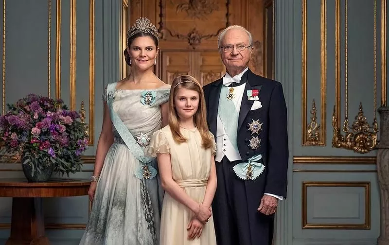 Кронпринцесса Виктория, ее дочь Эстель и король Карл XVI Густав 