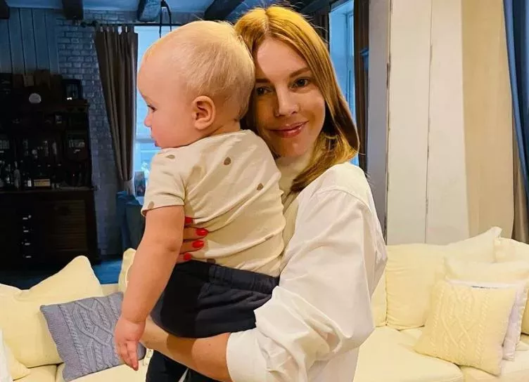 Наталья Подольская поделилась фото из родильной палаты в первый день рождения младшего сына