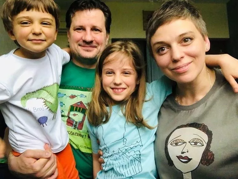 Нелли Уварова со вторым мужем Александром Гришиным и детьми