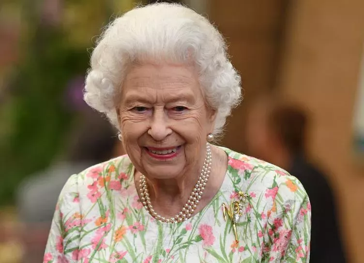 Отдых среди красот Балморала: королева Елизавета II ушла в отпуск