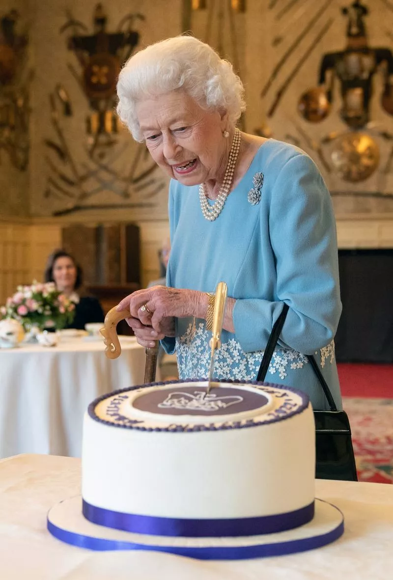 Торт в честь “платинового юбилея” королевы Елизаветы II