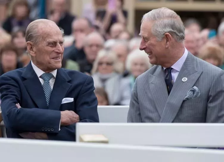 Принц Чарльз поделился редким снимком принца Филиппа в день годовщины его смерти