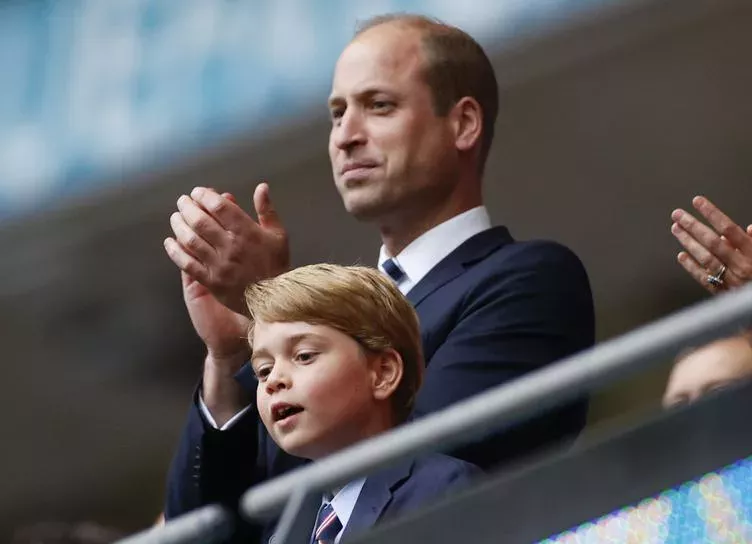 Принц Уильям поддержал сына Джорджа на школьном футбольном матче