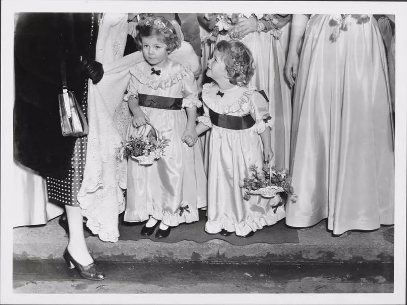 Маленькие Камилла и Аннабель на свадьбе своего дяди Джереми Кубитта