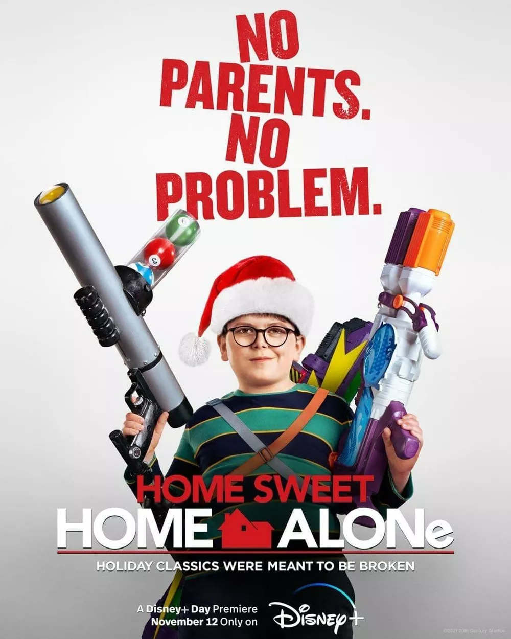 Актер Арчи Йейтс на постере фильма “Один дома” версии 2021 года 