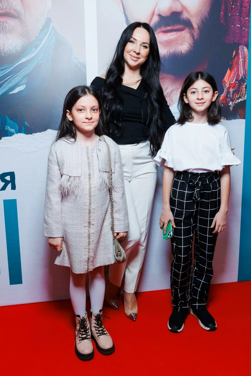 Виктория Галустян с дочерьми