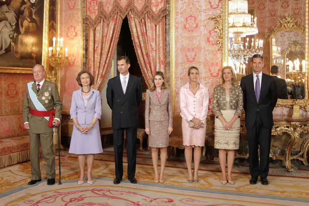 Король Хуан Карлос, королева София, принц Филипп, принцесса Летиция, принцесса Елена, принцесса Кристина и Иньяки Урдангарин, 2011 год