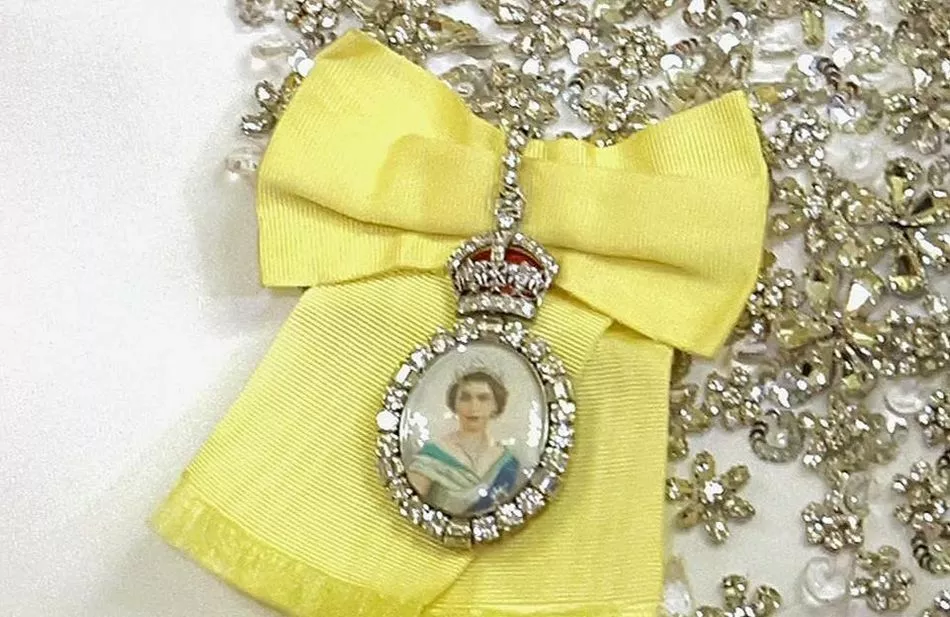 Орден с изображением Елизаветы II