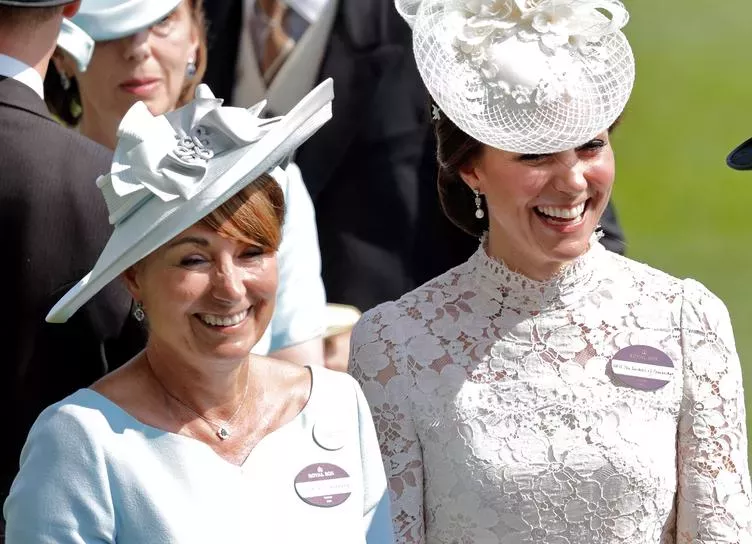 В день рождения мамы Кейт Миддлтон в сети появилось детское фото будущей герцогини Кембриджской