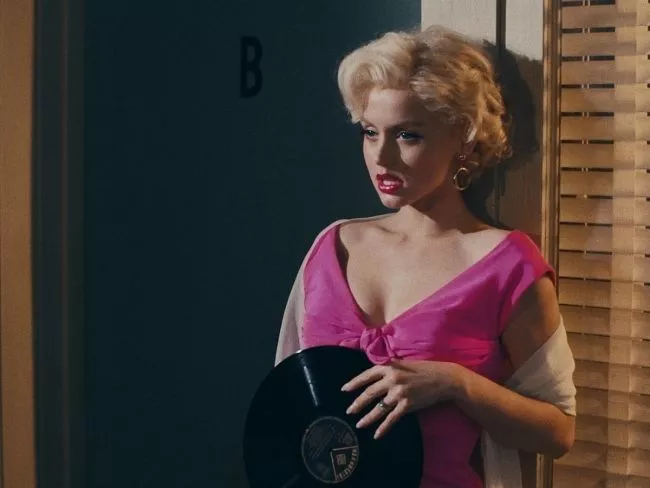 Кадр из фильма “Блондинка”