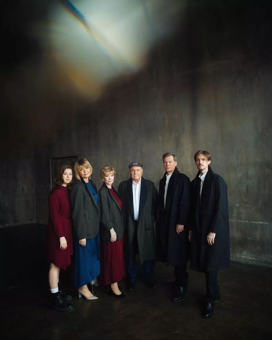 Владимир Меньшов с семьей, 2020 год