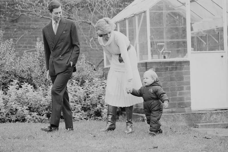 Принц Чарльз, принцесса Диана и маленький Уильям